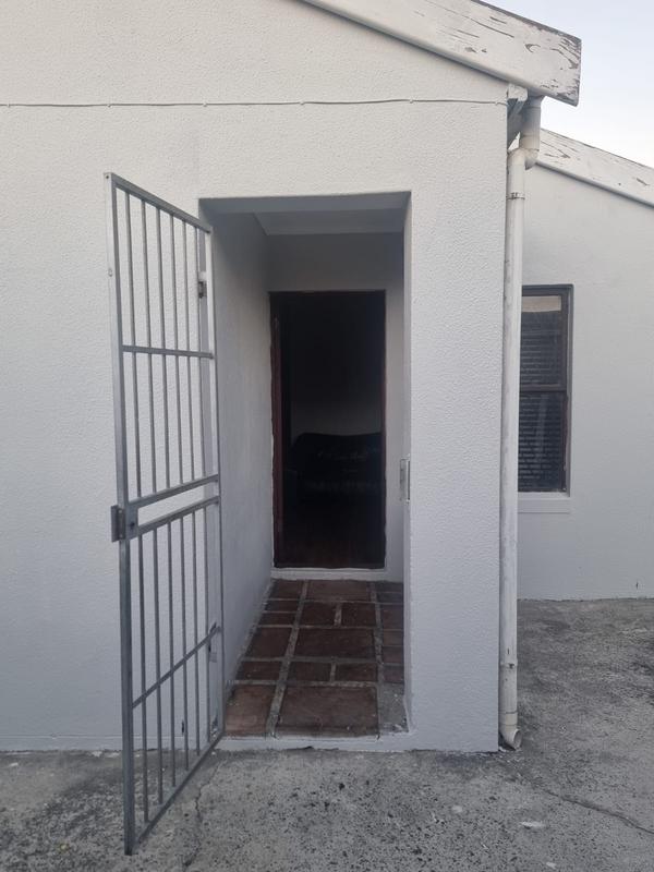 2 Bedroom Property for Sale in Rondevlei Park Western Cape